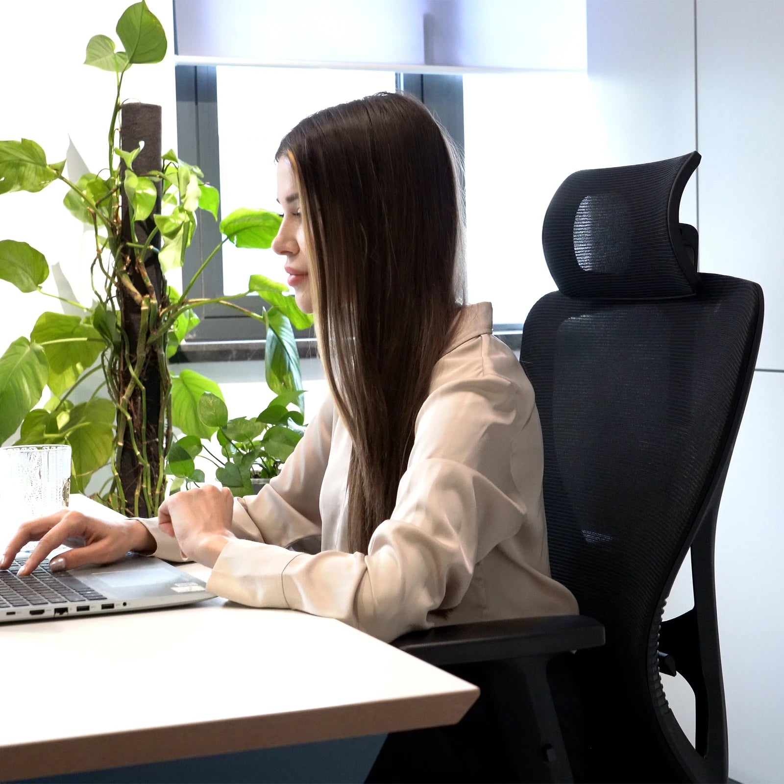 Chaise de bureau accoudoirs simples -