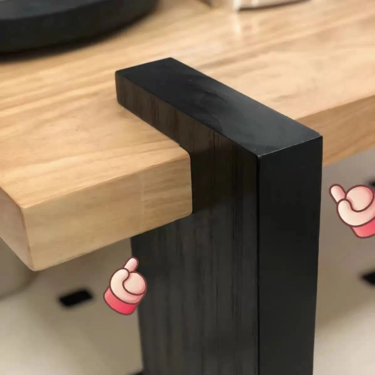 Table basse carrée en bois massif noyer -