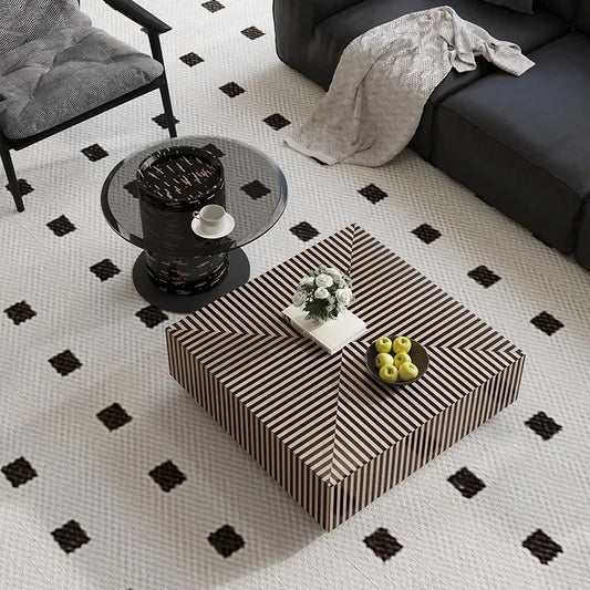 Table basse bois carré avec rayure en déco -