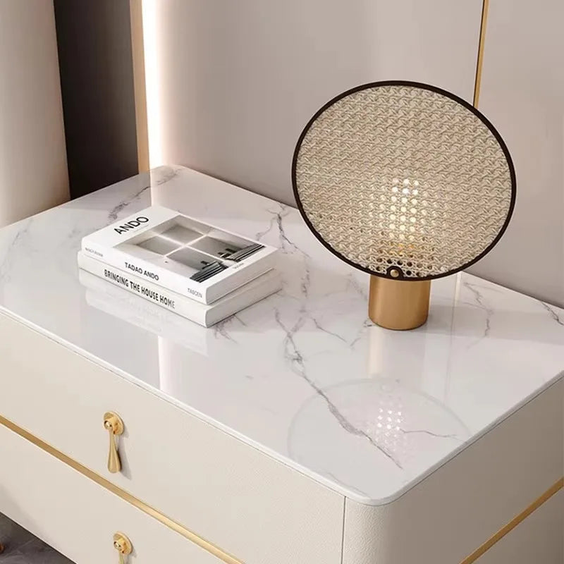 Table de nuit unique au design de luxe -