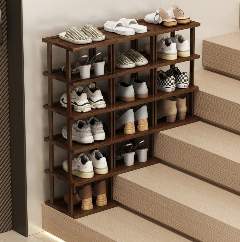 Meuble à chaussure sous escalier -