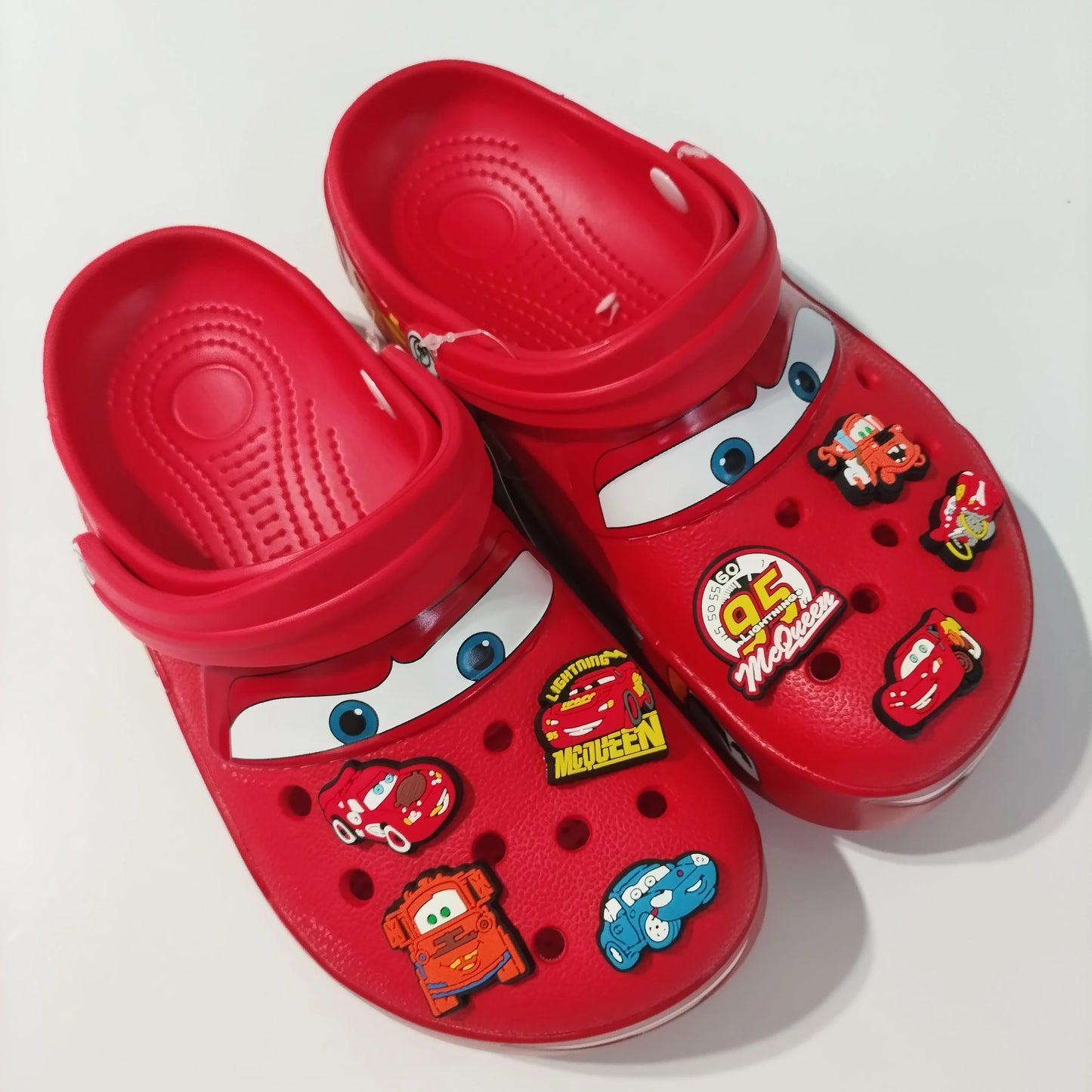 Crocs cars 95 McQueen avec jibbitz et fourrure interne -