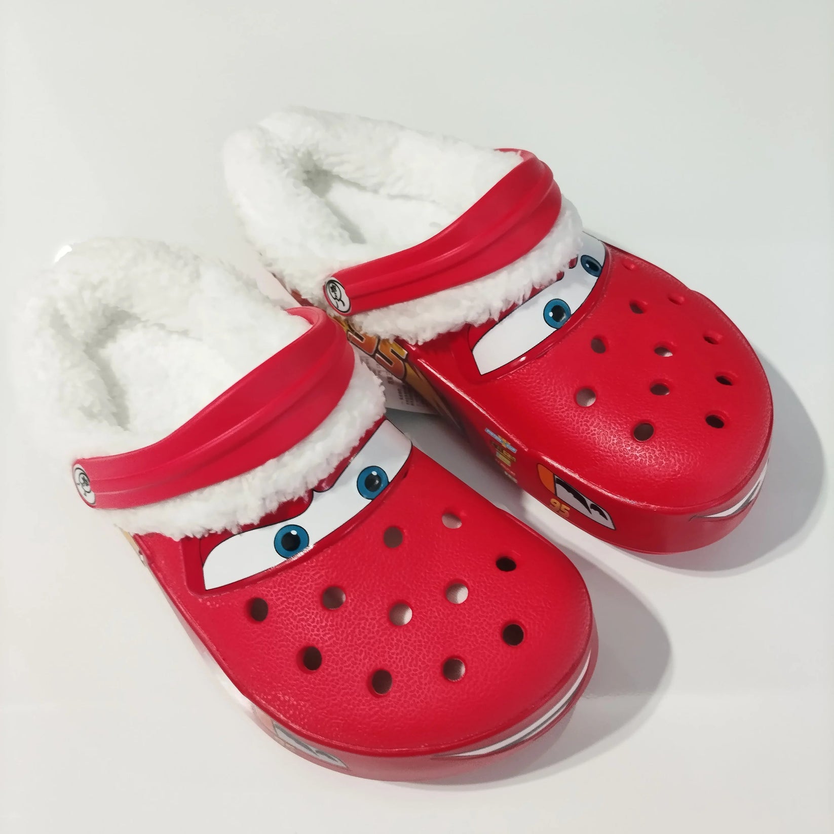 Crocs cars 95 McQueen avec jibbitz et fourrure interne - vente privée 14:29D;977:200007027M8