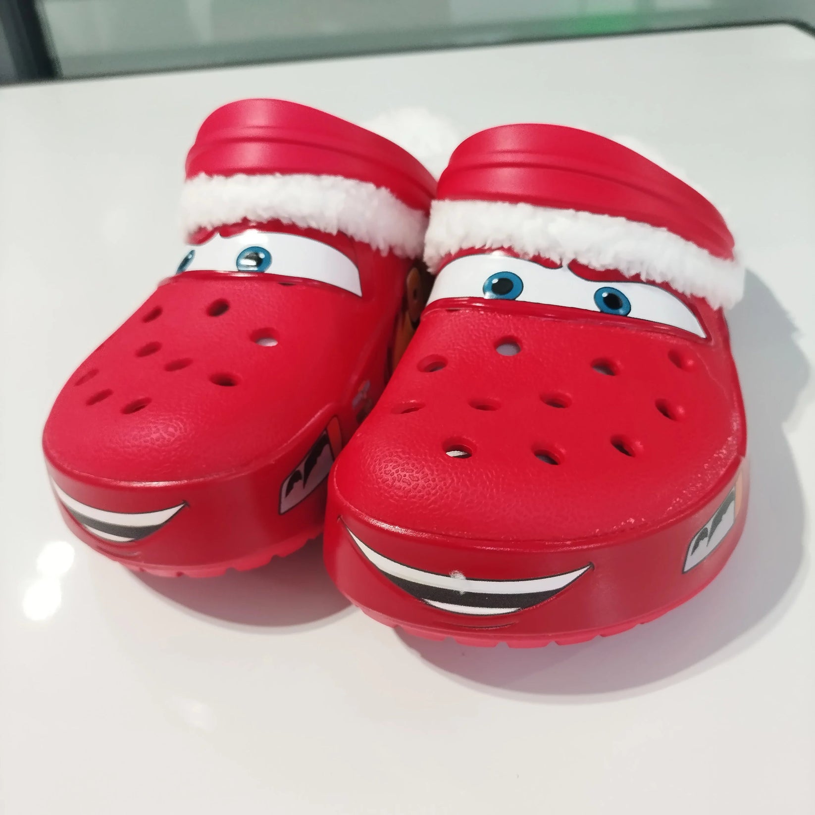 Crocs cars 95 McQueen avec jibbitz et fourrure interne - vente privée 14:29D;977:200007027M8