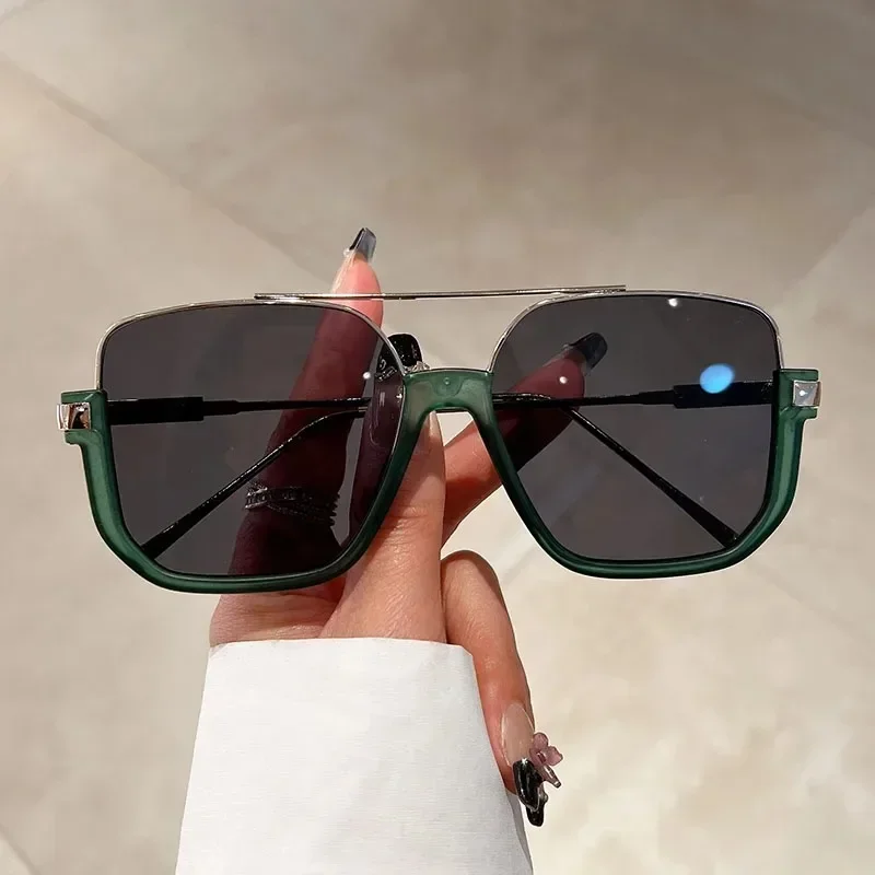 Lunettes de Soleil Polygones Tendance Punk - Monture Monobloc Avancée image 4