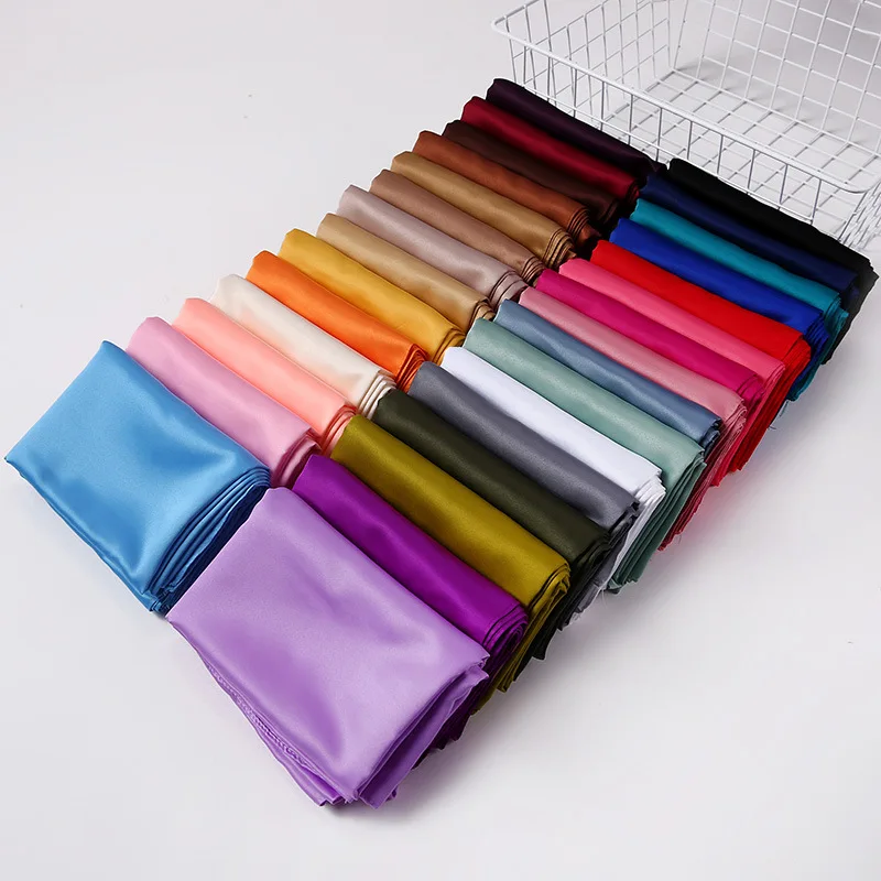 Foulard Carré en Soie pour Femme 90x90 cm - Élégance Unie et Polyvalente image 3
