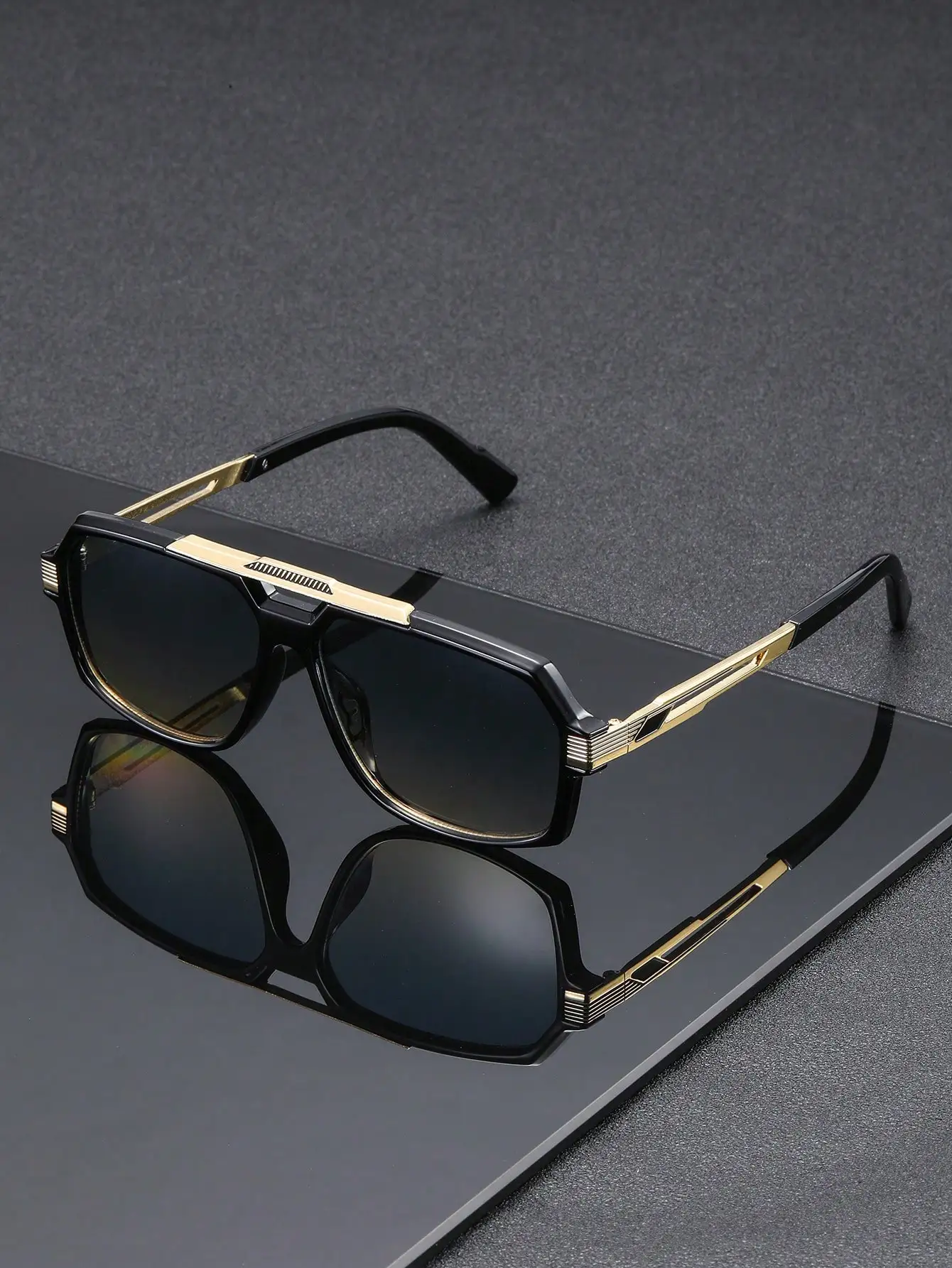 Lunettes de soleil pilote classiques pour hommes - Monture transparente grise image 3
