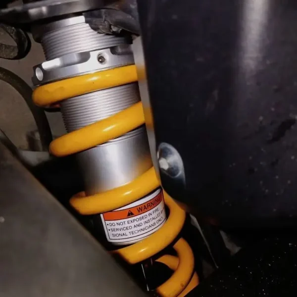 Suspension Arrière Pneumatique Réglable Arashi pour Honda NC / CB / CBR vue 2