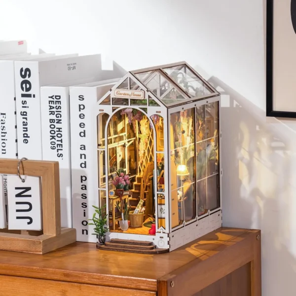 Kit de Modèle de Maison de Poupée Rolife Gardenhouse Book Nook DIY avec Éclairage LED vue 2
